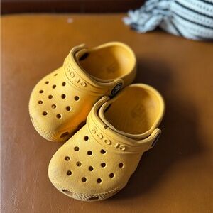 Crocs Kids Classic Clog - Yellow size 5